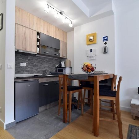 Tayson Square Dorcol New Location Free Garage Appartement Belgrado Buitenkant foto