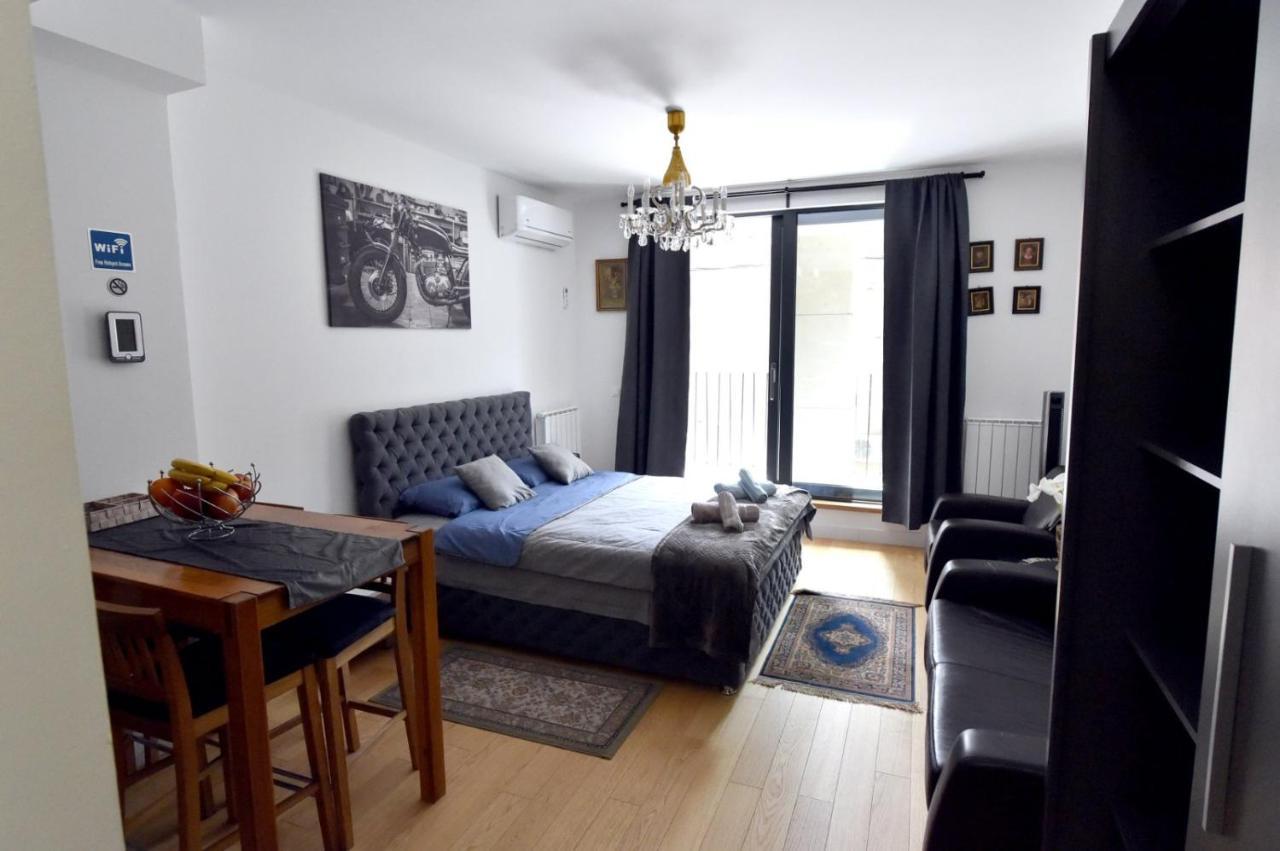 Tayson Square Dorcol New Location Free Garage Appartement Belgrado Buitenkant foto
